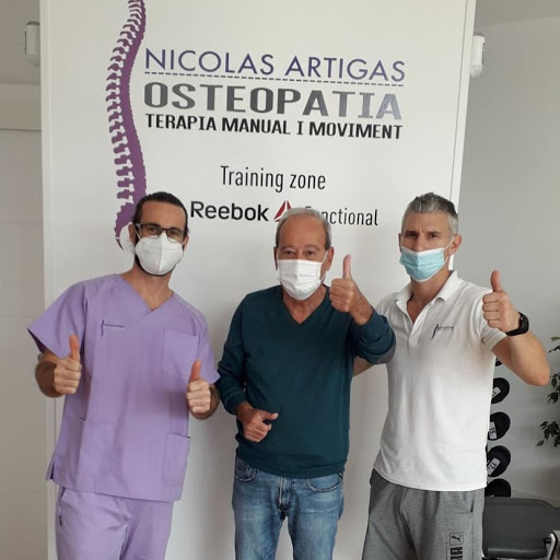 Osteópata Nicolás Artigas - Terapias Alternativas de Movimiento